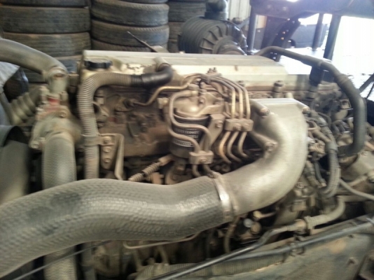 รถฮีโน่ 10 ล้อ หัวลาก  260 แรงม้า. ปี 49  ( ขายเฉพาะหัว )  สนใจติดต่อ 081 - 6079515