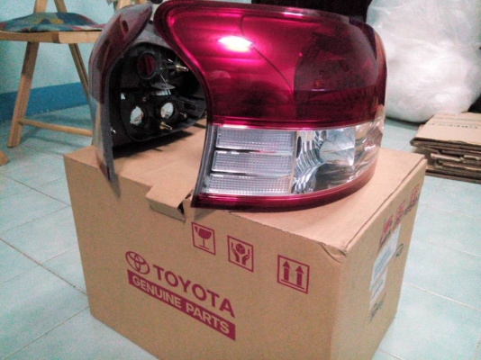 ขายไฟท้ายเดิม Toyota Vios ปี 2009 1 คู่ สภาพเหมือนใหม่ไม่มีรอย