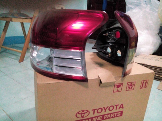 ขายไฟท้ายเดิม Toyota Vios ปี 2009 1 คู่ สภาพเหมือนใหม่ไม่มีรอย