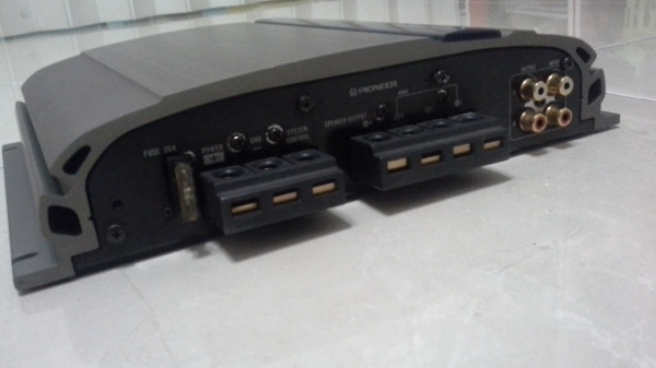 แอมป์ Pioneer Carozzeria รุ่น GM-X602 (100W x 2ch)