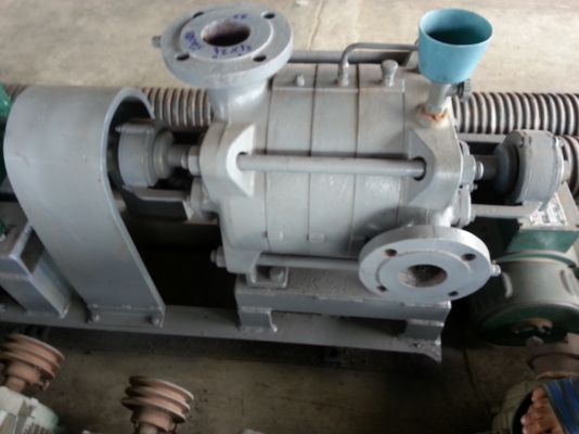 ขายหัวปั้มน้ำเก่ายุ่นขนาด เข้า 2นิ้วครึ่ง ออก 2นิ้วครึ่ง  3ใบพัด เก่าญี่ปุ่นคับ