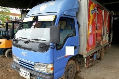 ขาย  หกล้อ  NKR 130 ปี 48   ยาว 4.3 เมตร