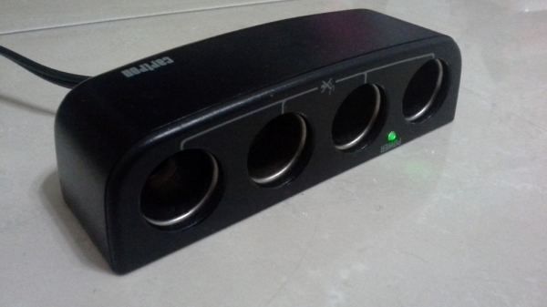 ตัวชาร์จมือถือช่อง USB และกล่องพ่วงที่จุดบุหรี่ 1 ออก 3 มือสองญี่ปุ่น ตัวชาร์จมือถือช่อง USB และกล่องพ่วงที่จุดบุหรี่ 1 ออก 3 มือสองญี่ปุ่น