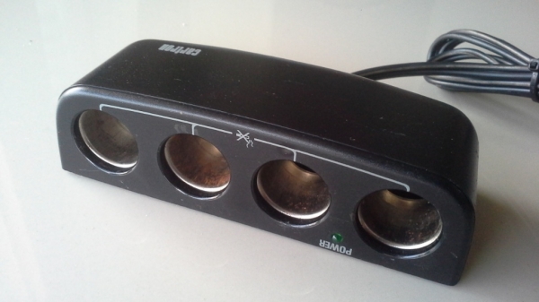 ตัวชาร์จมือถือช่อง USB และกล่องพ่วงที่จุดบุหรี่ 1 ออก 3 มือสองญี่ปุ่น ตัวชาร์จมือถือช่อง USB และกล่องพ่วงที่จุดบุหรี่ 1 ออก 3 มือสองญี่ปุ่น