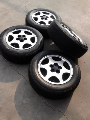 แม๊ก TOYOTA  รถเก๋ง 5 รู  พร้อมยาง BRIDGESTONE  185/65R14  ชุด 4 ล้อ TEL.081-427-3941