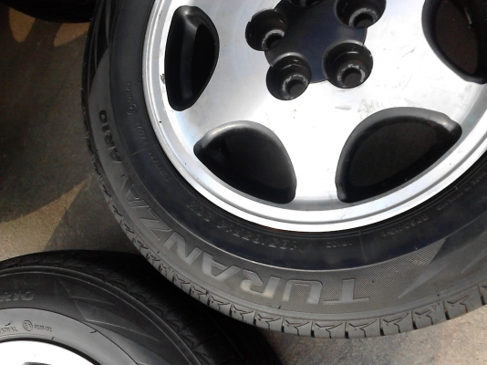 แม๊ก TOYOTA  รถเก๋ง 5 รู  พร้อมยาง BRIDGESTONE  185/65R14  ชุด 4 ล้อ TEL.081-427-3941