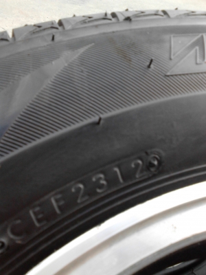 แม๊ก TOYOTA  รถเก๋ง 5 รู  พร้อมยาง BRIDGESTONE  185/65R14  ชุด 4 ล้อ TEL.081-427-3941