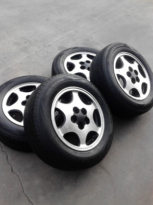 แม๊ก TOYOTA  รถเก๋ง 5 รู  พร้อมยาง BRIDGESTONE  185/65R14  ชุด 4 ล้อ TEL.081-427-3941