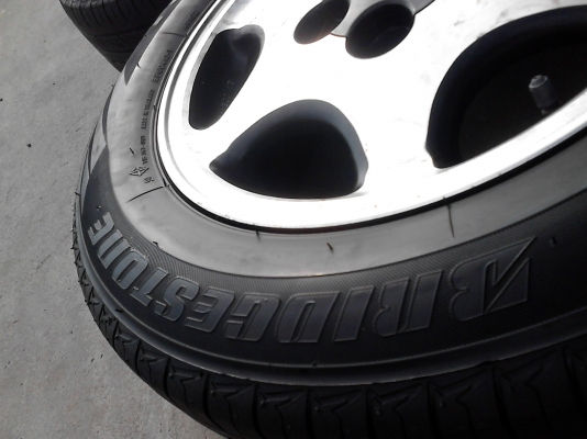 แม๊ก TOYOTA  รถเก๋ง 5 รู  พร้อมยาง BRIDGESTONE  185/65R14  ชุด 4 ล้อ TEL.081-427-3941