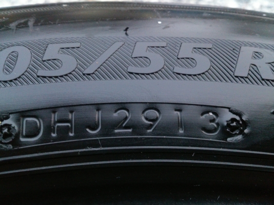 ขายยางบริสโตน Ecopia EP200  205/55R16 ยางสัปดาห์ที่29ปี13 ดอกยางสดนิ่มลึกเท่ากันไม่แตกลายไม่ร้าวไม่มีปะไม่กินข้างดอกเต็ม(สภาพยาง95\%) จำนวน 1 ชุด