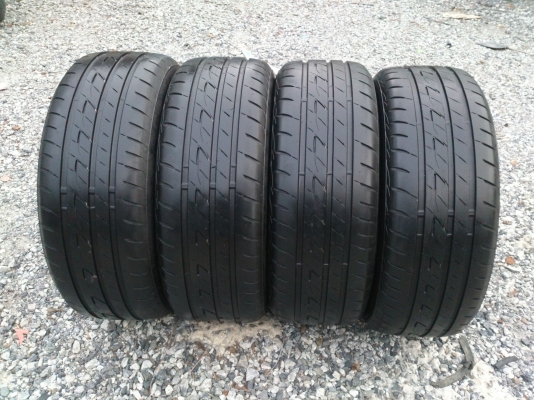 ขายยางบริสโตน Ecopia EP200  205/55R16 ยางสัปดาห์ที่29ปี13 ดอกยางสดนิ่มลึกเท่ากันไม่แตกลายไม่ร้าวไม่มีปะไม่กินข้างดอกเต็ม(สภาพยาง95\%) จำนวน 1 ชุด