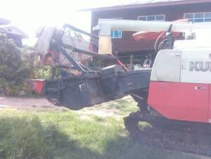 ***ขายแล้วครับขอบคุณ Truck2hand<<ถูกๆจัดให้ ร่วมสู้ด้วยกัน พี่น้องครับ !!>>ขายรถเกี่ยวข้าวแบบอุ้ม ราคาเบาๆ KUBOTA DC-95GM 3,xxx ชม. เครื่องเดิมปั้มเดิม เครื่องดีเซลKUBOTA 95แรง เครื่องดี แรงดี ปั้มดี แรง ทำงานดี คล่องตัว ช่วงล่าง70\% บอดี้เดิม ***ขายแล้วครับขอบคุณ Truck2hand<<ถูกๆจัดให้ ร่วมสู้ด้วยกัน พี่น้องครับ !!>>ขายรถเกี่ยวข้าวแบบอุ้ม ราคาเบาๆ KUBOTA DC-95GM 3,xxx ชม. เครื่องเดิมปั้มเดิม เครื่องดีเซลKUBOTA 95แรง เครื่องดี แรงดี ปั้มดี แรง ทำงานดี คล่องตัว ช่วงล่าง70\% บอดี้เดิม