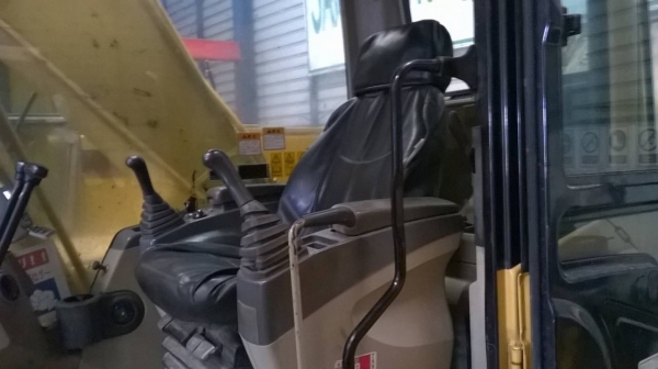 Caterpillar 320CL จากญี่ปุ่น พร้อมตรวจสภาพ สนใจโทร. 080-6565422 (หนิง)