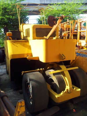 ขาย รถบดล้อยาง 7 เส้น ยี่ห้อ WATANABE