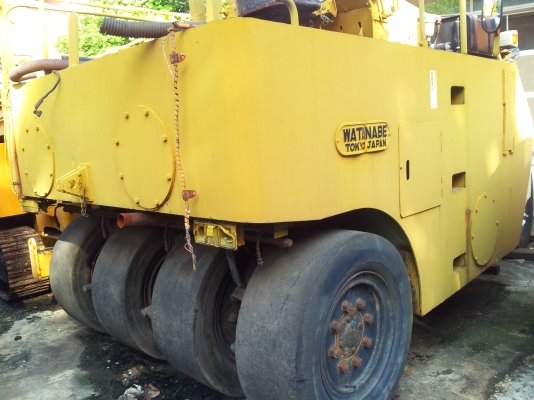 ขาย รถบดล้อยาง 7 เส้น ยี่ห้อ WATANABE