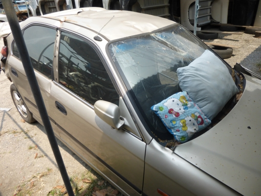 ขายซาก Civic ตาโต สีทอง สภาพตามในรูปไม่มีเครื่อง พร้อมเล่ม ถูกมาก