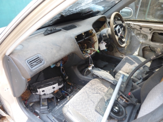 ขายซาก Civic ตาโต สีทอง สภาพตามในรูปไม่มีเครื่อง พร้อมเล่ม ถูกมาก