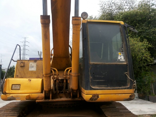 ขายรถแม็คโคร KOMATSU รุ่น PC220-6 สภาพสวย พร้อมใช้งาน (ขายตามสภาพ)  ลดราคาด่วน 750,000.-