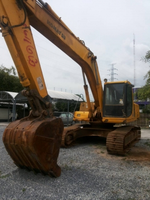 ขายรถแม็คโคร KOMATSU รุ่น PC220-6 สภาพสวย พร้อมใช้งาน (ขายตามสภาพ)  ลดราคาด่วน 750,000.-