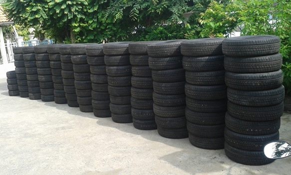 ขายยางถอดป้ายแดง nissan march 15" dunlop ยางปี13 สนใจติดต่อเล็กคลองสามครับ 081-3747940