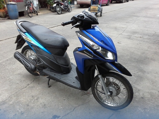 click I ปี 53 รถสวย เครื่องเดิมๆ ชุดสีสดๆ มีเล่ม เอกสารครบ