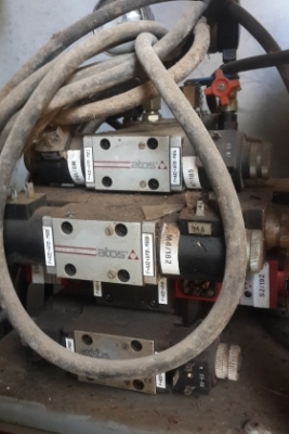 เครื่องดัดเหล็ก ไฮโดลิค แบบแยก รุ่นใหญ่ฮอนแลน ครับเครื่องไฮโดลิค ควบคุมด้วย รีโมท ไฟฟ้า