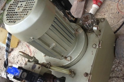 เครื่องดึงลวดสลิง