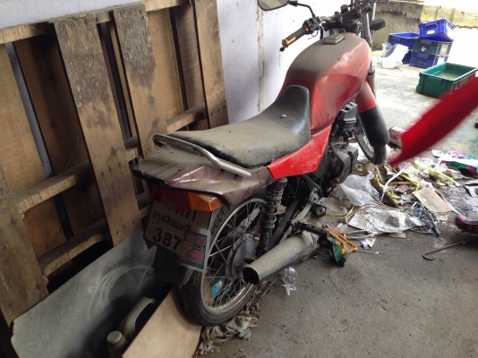 ขายมอเตอร์ไซค์ Yamaha RXZ สภาพดี ฟิตเครื่อง ทำสีใหม่ไว้ แล้วไม่ได้ใช้ ทะเบียนโอนได้ เพิ่งขาดไม่กี่วัน ขายมอเตอร์ไซค์ Yamaha RXZ สภาพดี ฟิตเครื่อง ทำสีใหม่ไว้ แล้วไม่ได้ใช้ ทะเบียนโอนได้ เพิ่งขาดไม่กี่วัน