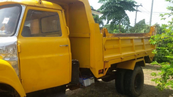 isuzu หกล้อดั้ม เครื่อง125แรง ช่วงล่างเดิมๆ พร้อมแอร์