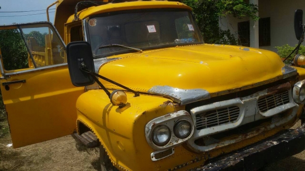 isuzu หกล้อดั้ม เครื่อง125แรง ช่วงล่างเดิมๆ พร้อมแอร์