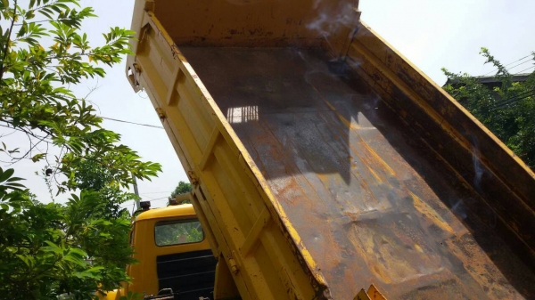 isuzu หกล้อดั้ม เครื่อง125แรง ช่วงล่างเดิมๆ พร้อมแอร์