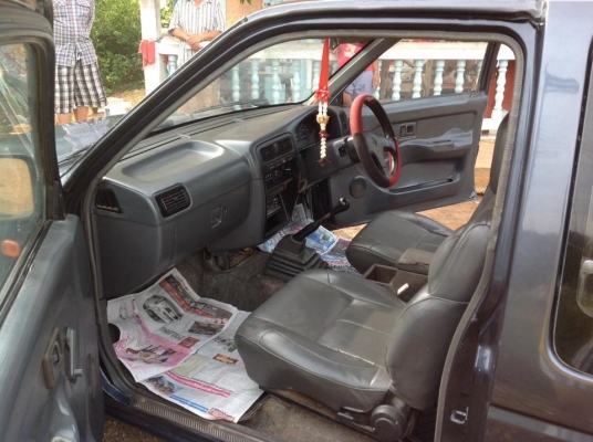 ขายนิสสันบิ๊กเอ็มปี 96 จอโค้ง เครื่อง 2500 ซีซี ฝาแดง จอโค้ง สภาพสวยบาง ขายนิสสันบิ๊กเอ็มปี 96 จอโค้ง เครื่อง 2500 ซีซี ฝาแดง จอโค้ง สภาพสวยบาง