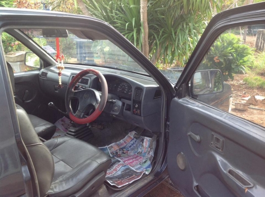 ขายนิสสันบิ๊กเอ็มปี 96 จอโค้ง เครื่อง 2500 ซีซี ฝาแดง จอโค้ง สภาพสวยบาง ขายนิสสันบิ๊กเอ็มปี 96 จอโค้ง เครื่อง 2500 ซีซี ฝาแดง จอโค้ง สภาพสวยบาง