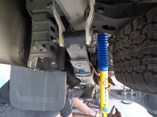 ช่วงล่างรถกระบะ Ford by Shock Profender