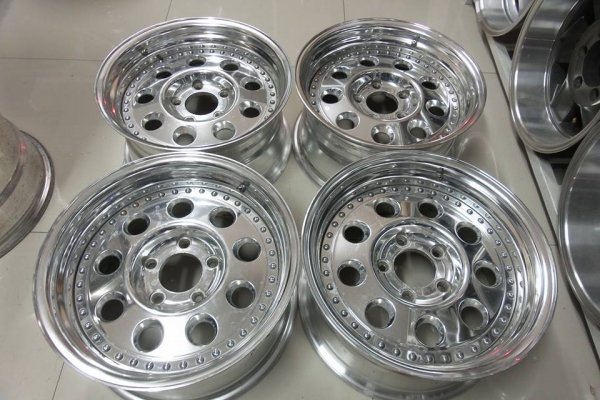 Epsilon Japan MOZZER 16x8 ET 9  PCD 5/120