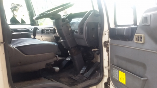 ขายรถ6ล้อ195แรง เครื่องดี คัชชีสวย กะบะบรรทุก สภาพพร้อมใช้งาน ยาว6เมตร รุ่นสิ