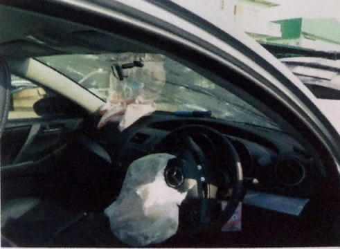 ขายซาก Mazda3 1.6 ตัว4ประตู ปี13 สีเทา ทะเบียนลอยไม่หยุด รถโดนแค่หน้า ประตูสวย4บานเลย