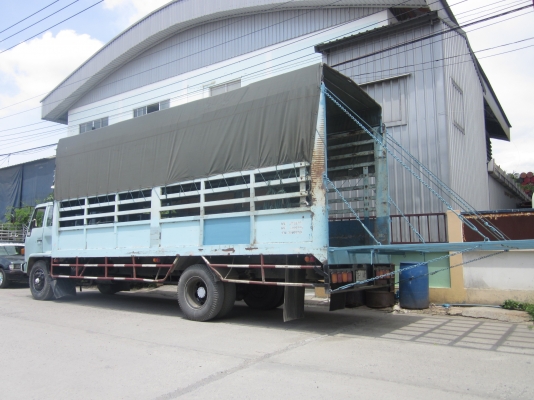 รถหกล้อ ISUZU