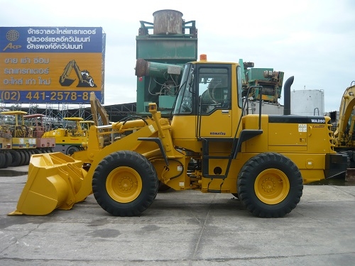รถตักล้อยาง Komatsu WA250-3E ขนาด 2.5 คิว รถนอกแท้จากญี่ปุ่น 091 695-6445