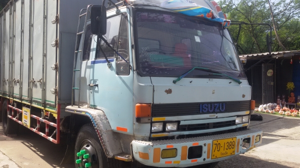 ขายรถ6ล้อ165แรง เครื่องดี คัชชีสวย ตู้บรรทุก สภาพพร้อมใช้งาน ยาว7.20เมตร รุ่นสิ