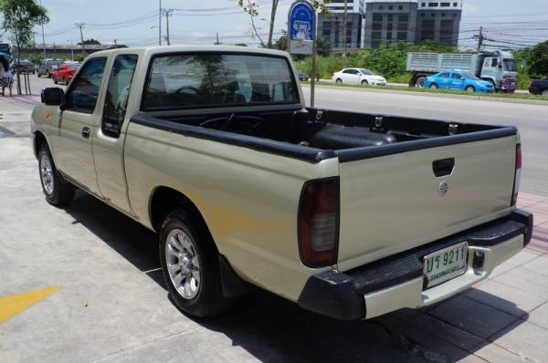 NISSAN FRONTIER CAB ปี 2003 ตัว top กระจกไฟฟ้า ล้อ MAX เบาะหนังสภาพดี เครื่องแน่นๆวิ่งดีมาก ช่วงล่างดี แอร์เย็นๆ ภายในลายไม้สภาพสวย สีสวย รถพร้อมใช้งาน จัดไฟแนนได้ การันตีรถสวย