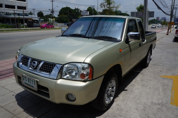 NISSAN FRONTIER CAB ปี 2003 ตัว top กระจกไฟฟ้า ล้อ MAX เบาะหนังสภาพดี เครื่องแน่นๆวิ่งดีมาก ช่วงล่างดี แอร์เย็นๆ ภายในลายไม้สภาพสวย สีสวย รถพร้อมใช้งาน จัดไฟแนนได้ การันตีรถสวย