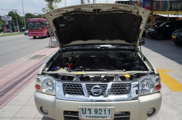 NISSAN FRONTIER CAB ปี 2003 ตัว top กระจกไฟฟ้า ล้อ MAX เบาะหนังสภาพดี เครื่องแน่นๆวิ่งดีมาก ช่วงล่างดี แอร์เย็นๆ ภายในลายไม้สภาพสวย สีสวย รถพร้อมใช้งาน จัดไฟแนนได้ การันตีรถสวย