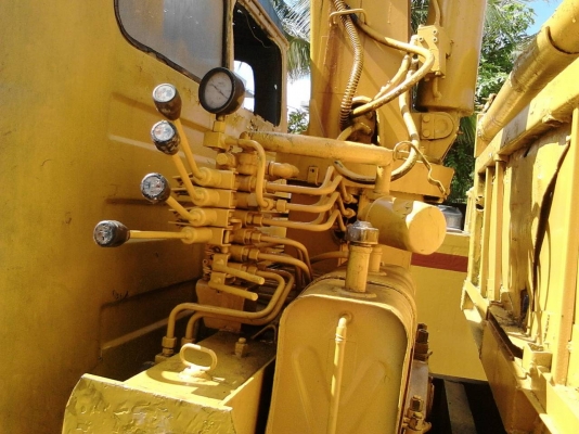 ขายด่วนสิบล้อหัวยาวดรั้มติดเครน3ตัน1ปอก2ชักเครีอง145แรงม้า