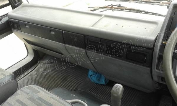 HINO 6 ล้อ บรรทุกของเหลว 160 แรงม้า ปี 2540 สภาพยางเต็ม 7 เส้น