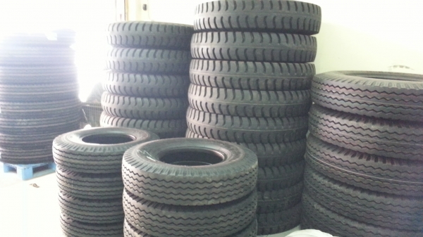 ยางรถบรรทุก Hi-Hero 1000 ขอบ 20 ราคาพิเศษ เส้นละ 5,200 บาท