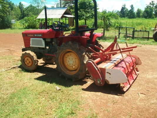 ขายรถไถเล็ก15แรงม้า3สูบใช่ดีจริงๆพร้อมโรตารี้1.20เมตรและกระบะหลังตามรูปครับ