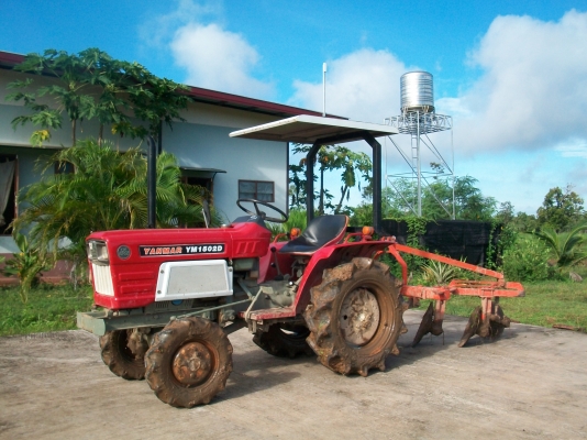 ขายรถไถเล็ก15แรงม้า3สูบใช่ดีจริงๆพร้อมโรตารี้1.20เมตรและกระบะหลังตามรูปครับ