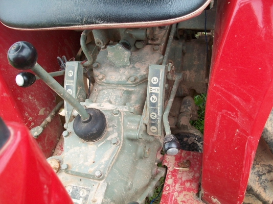 ขายรถไถเล็ก15แรงม้า3สูบใช่ดีจริงๆพร้อมโรตารี้1.20เมตรและกระบะหลังตามรูปครับ