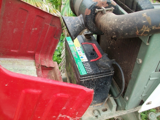 ขายรถไถเล็ก15แรงม้า3สูบใช่ดีจริงๆพร้อมโรตารี้1.20เมตรและกระบะหลังตามรูปครับ